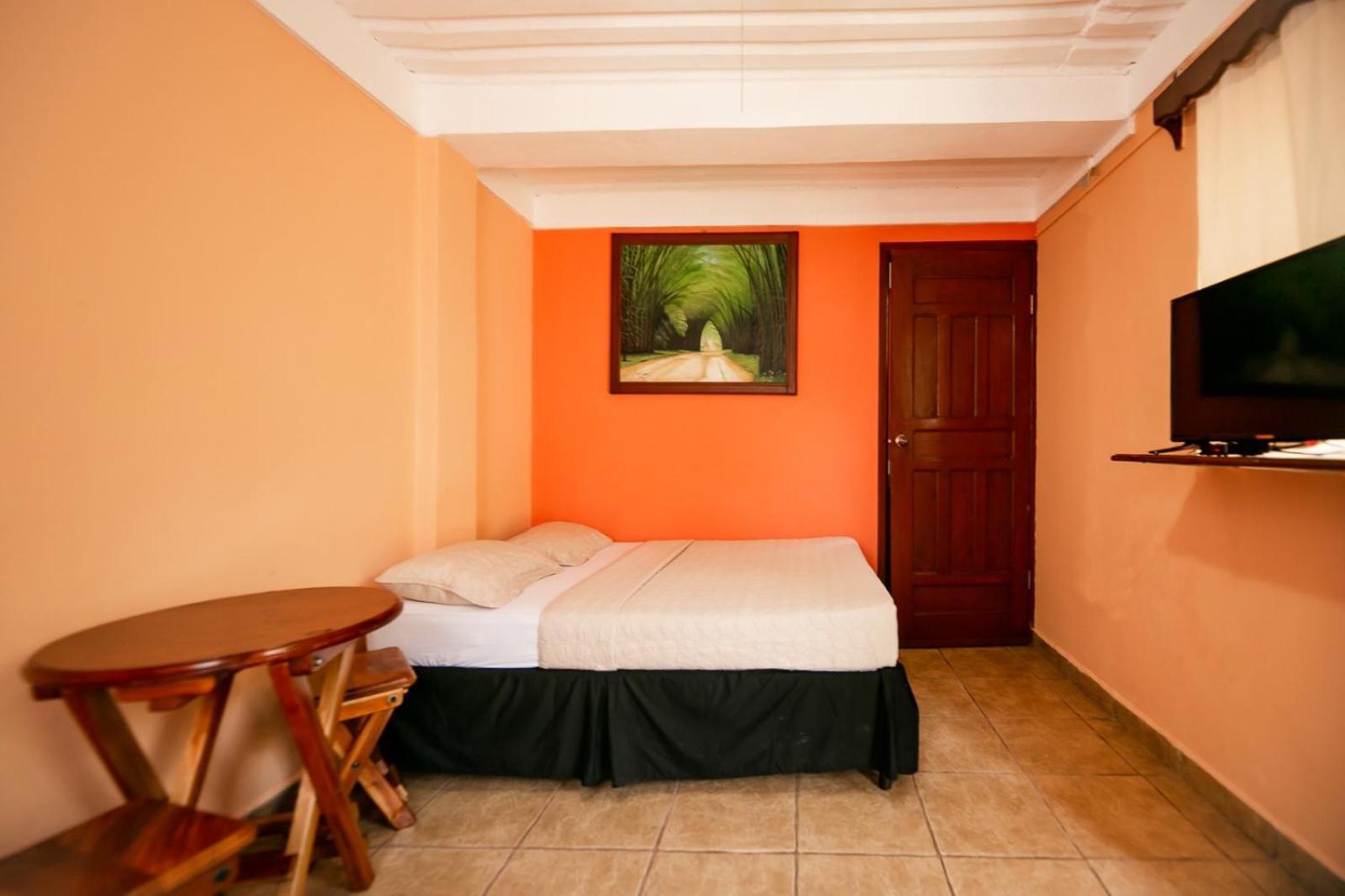 Hotel Bahia Тела Екстериор снимка