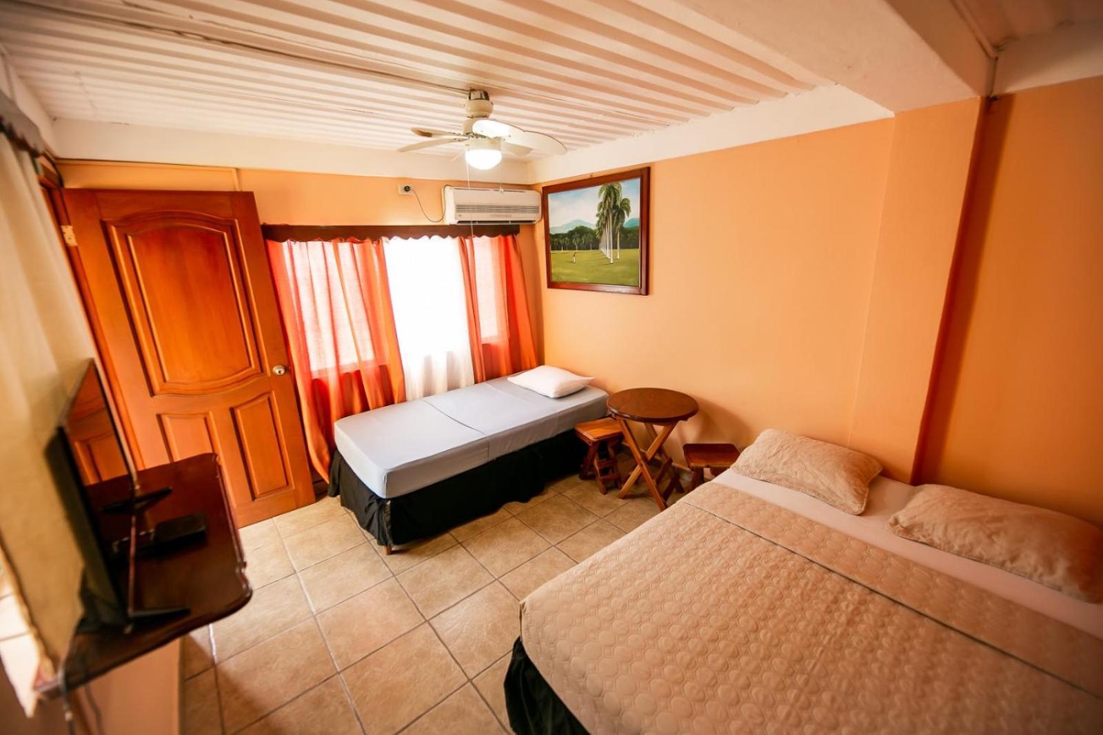 Hotel Bahia Тела Екстериор снимка
