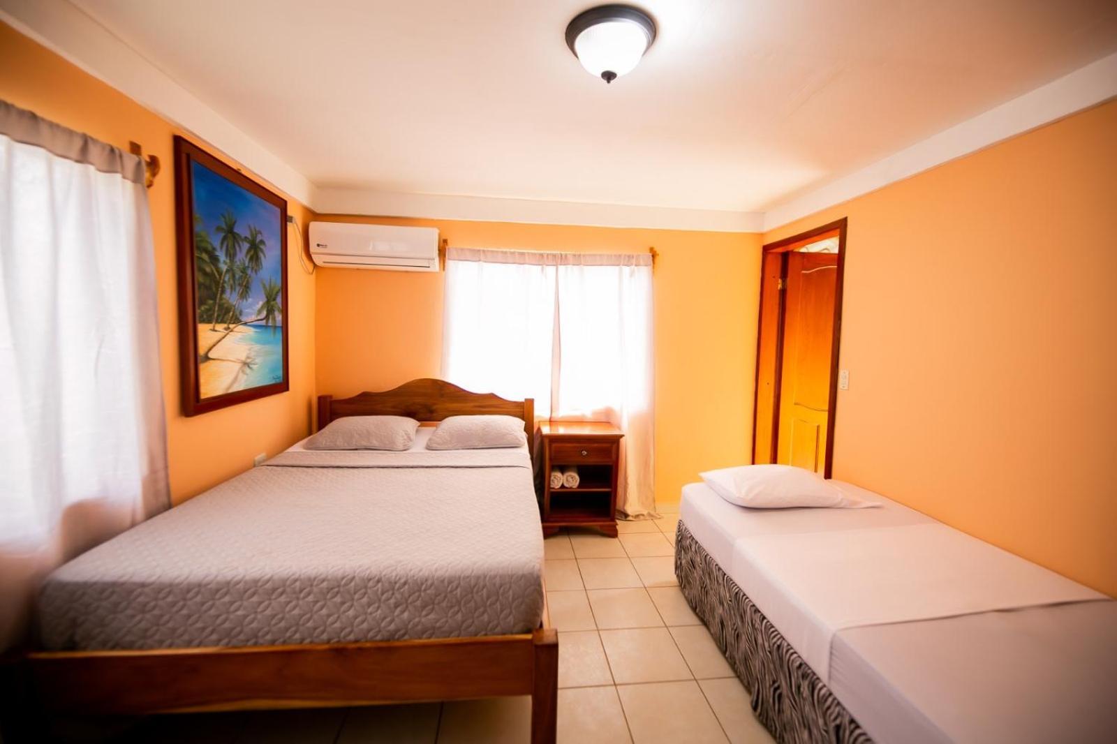 Hotel Bahia Тела Екстериор снимка
